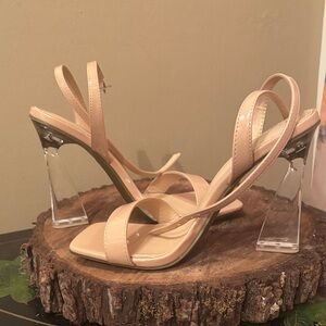 7M Chic Strappy Tan Heels